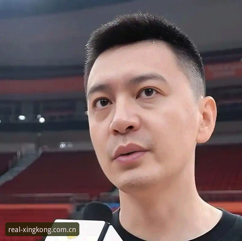 杨鸣点评C罗压力：如何在“这一页我们谈真的赛程数据使用指南”中把握世界杯前锋进球节奏